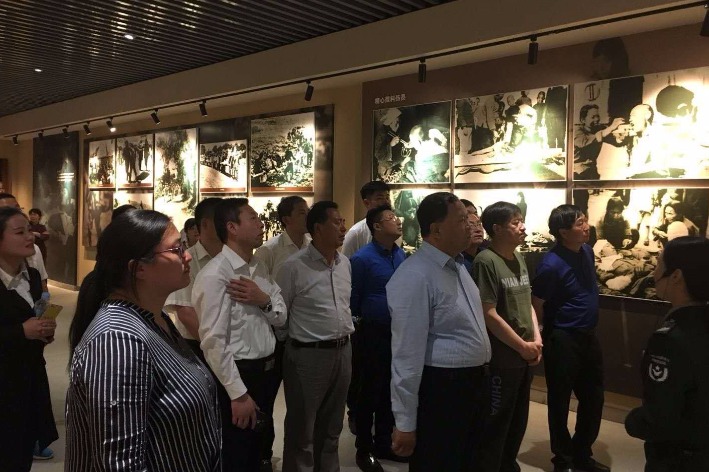 山東柏涵企業(yè)管理咨詢有限公司董事長(zhǎng)高宏斌應(yīng)邀陪同高臺(tái)縣黨政考察團(tuán)進(jìn)行考察