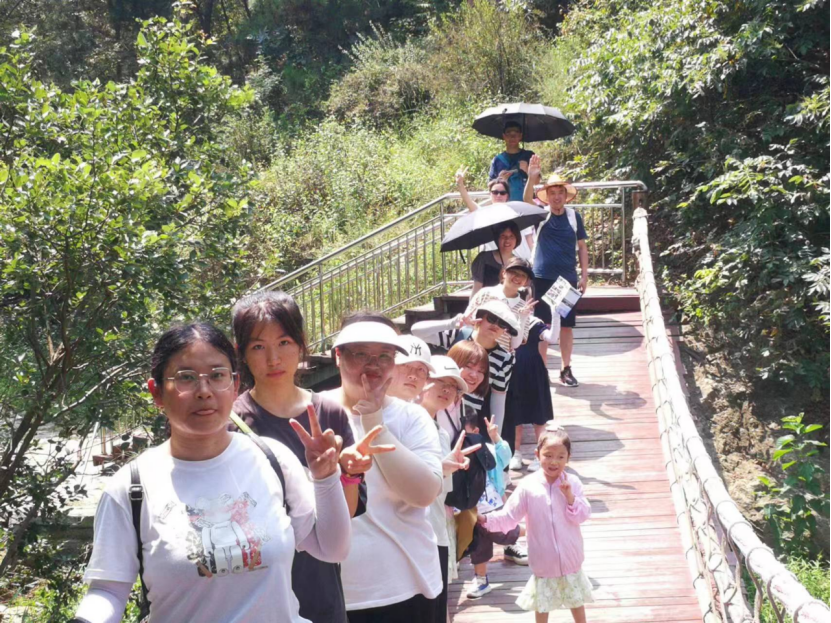 柏涵管理咨詢半年度感恩活動：優(yōu)秀員工家人無極鬼谷一日游圓滿結束。